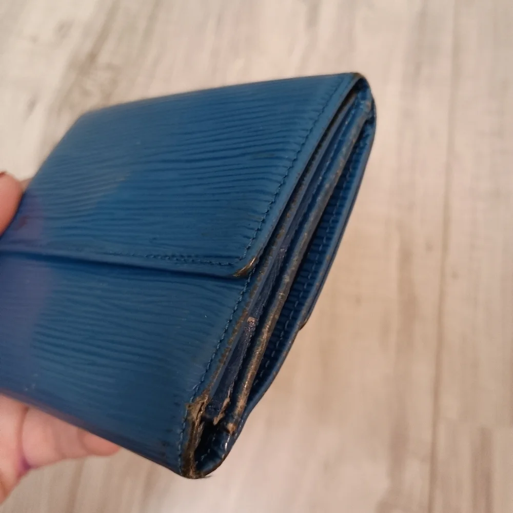 LOUIS VUITTON Elise Epi Leather Wallet Toledo Blue